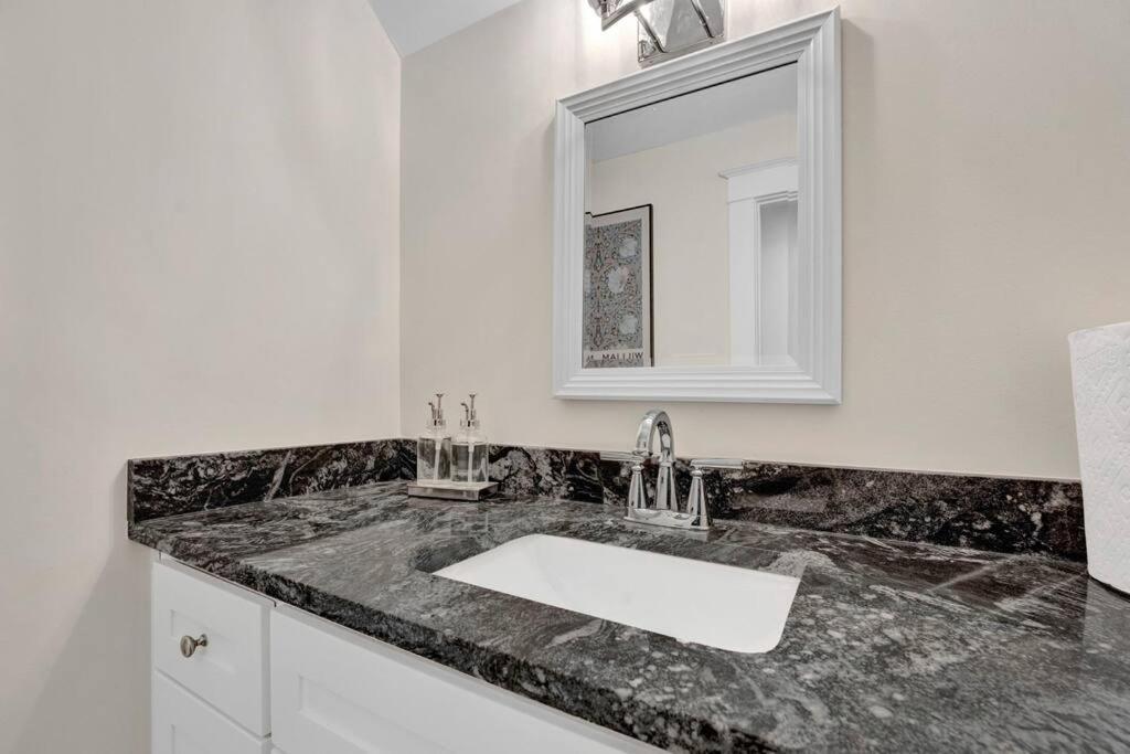 The Victorian - Elegant 3Br Home Near Overton メンフィス エクステリア 写真